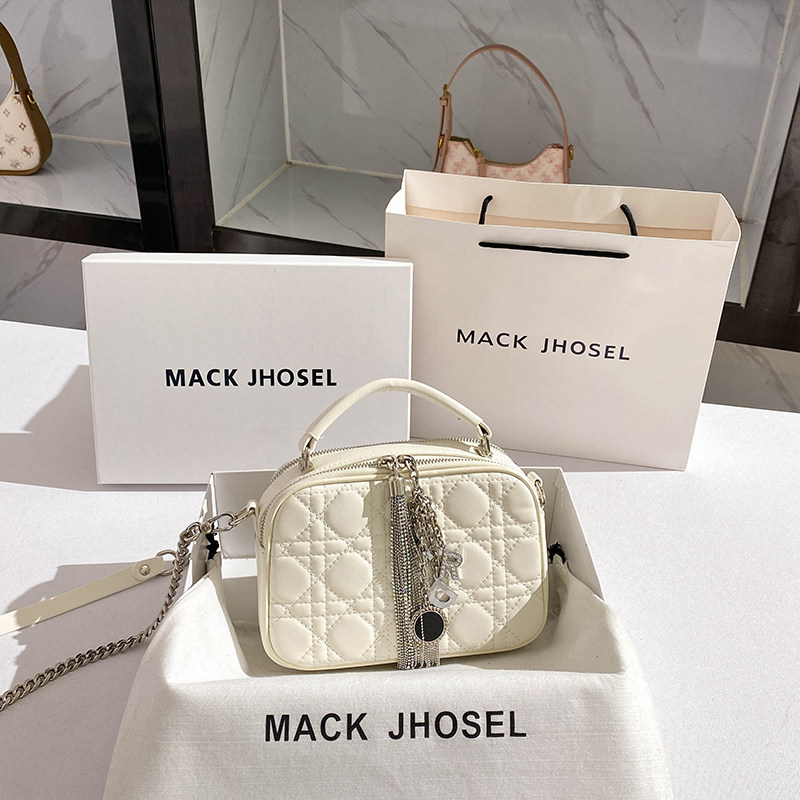 Mack Jhosel小香风菱格波士顿包包2025新款高级感流苏镶钻手提包