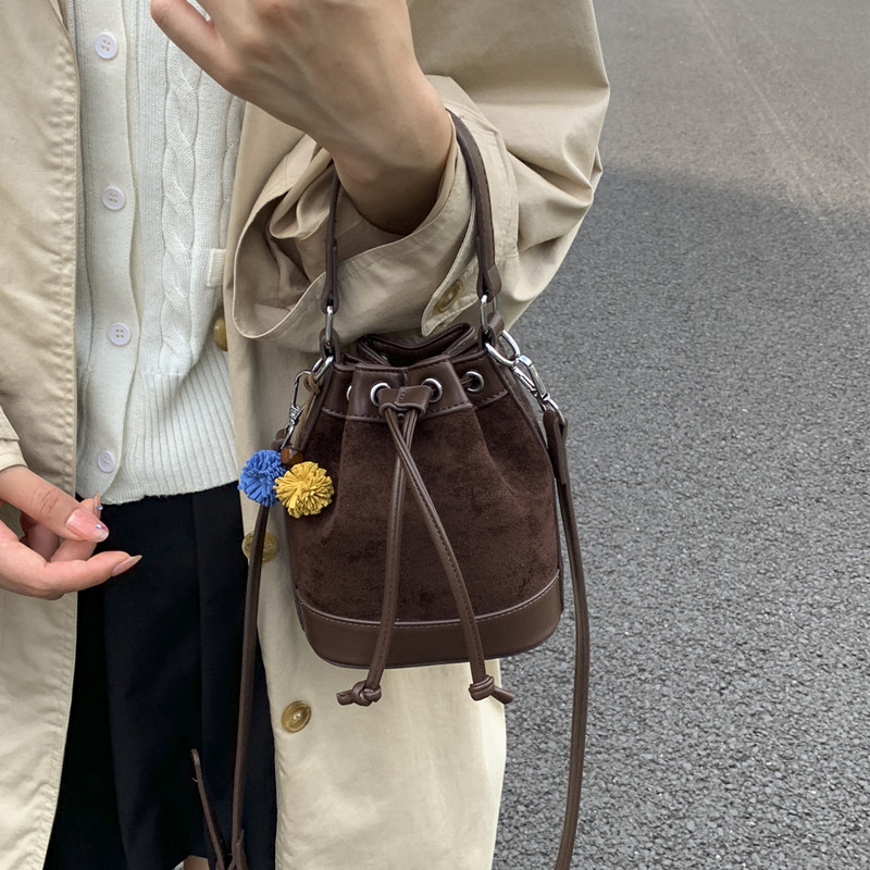 法式森系绒面水桶包复古质感手提