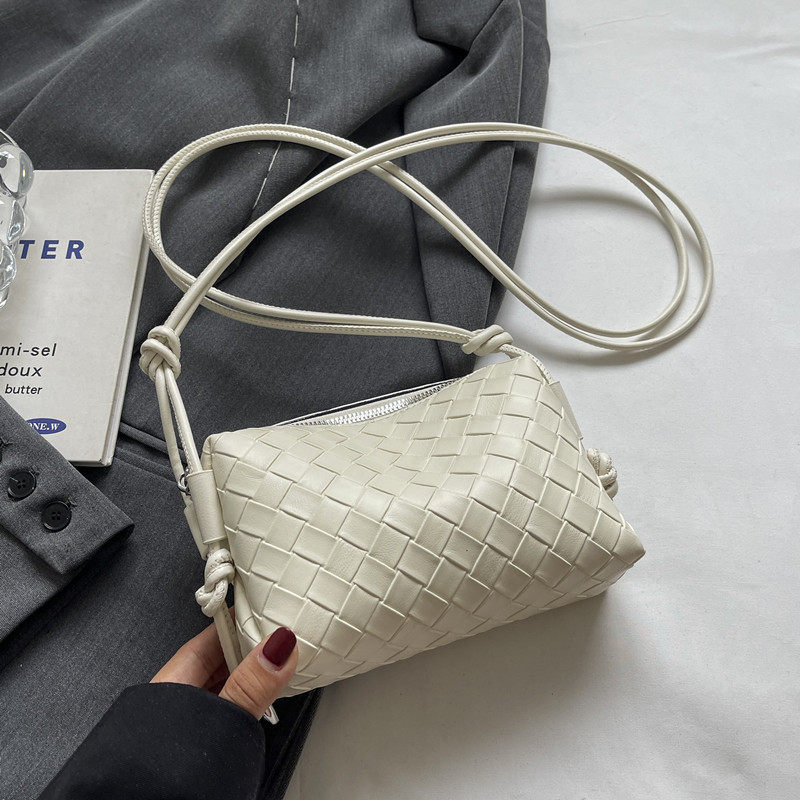 日韩小众ins设计编织包女式2026超火高级感单肩斜挎包时尚小包包