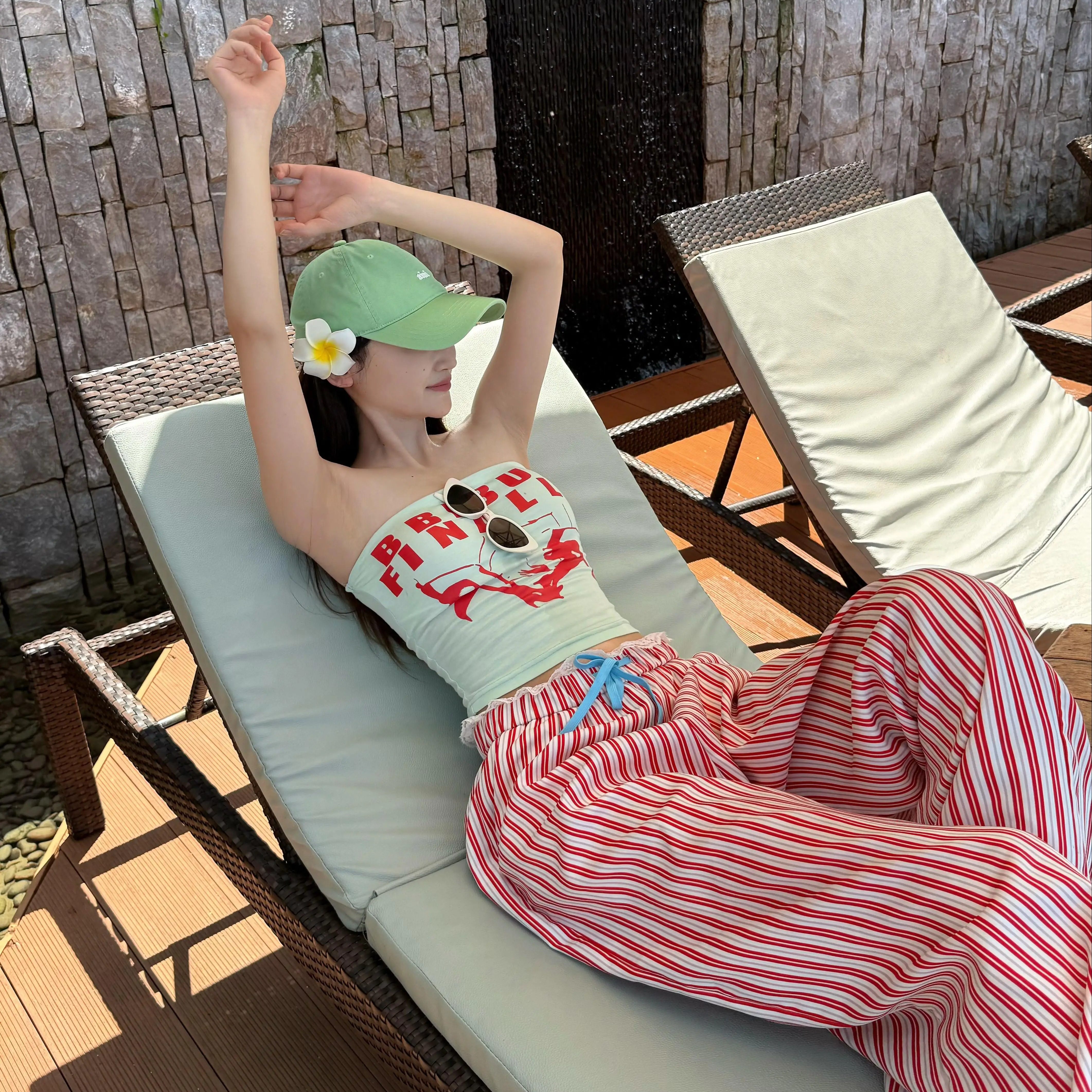 三亚海边旅游度穿搭夏日多巴胺辣妹抹胸上衣条纹阔腿长裤两件套装图片