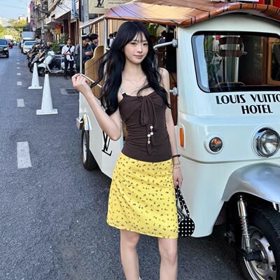 泰国西双版纳旅游度假穿搭套装女夏季辣妹棕色抹胸背心波点半身裙
