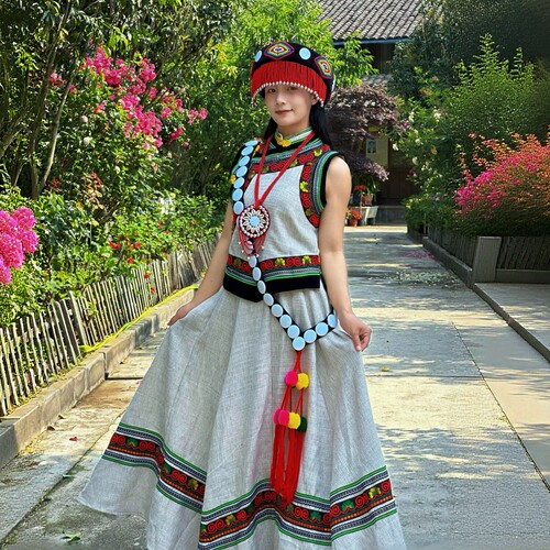 曹曹同款傈僳族服装 私人高端定制 民族服装服饰配饰批发正品