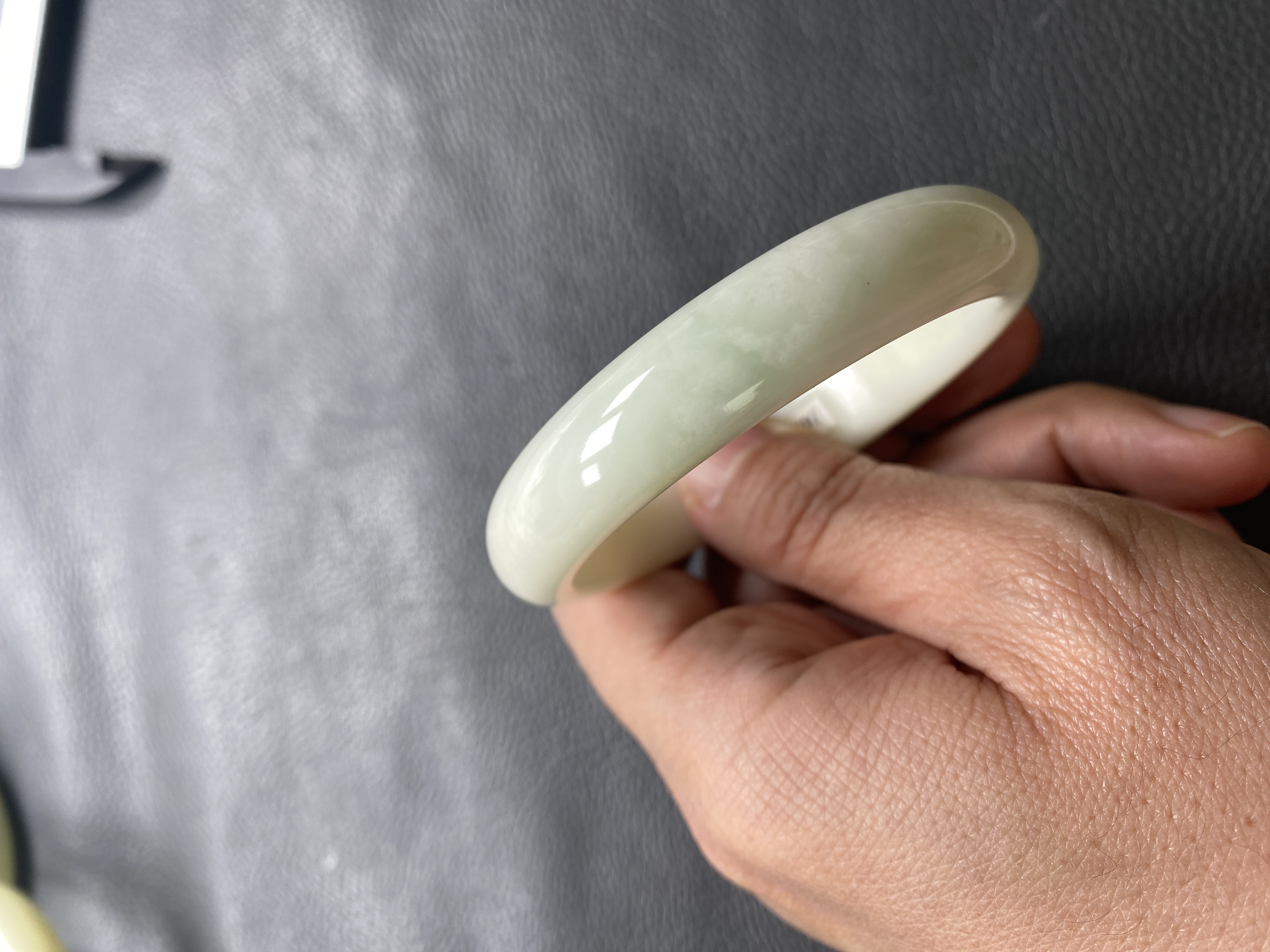 56陕西西安蓝田玉手镯  天然正品老坑料子蓝田玉老翠手镯带证书