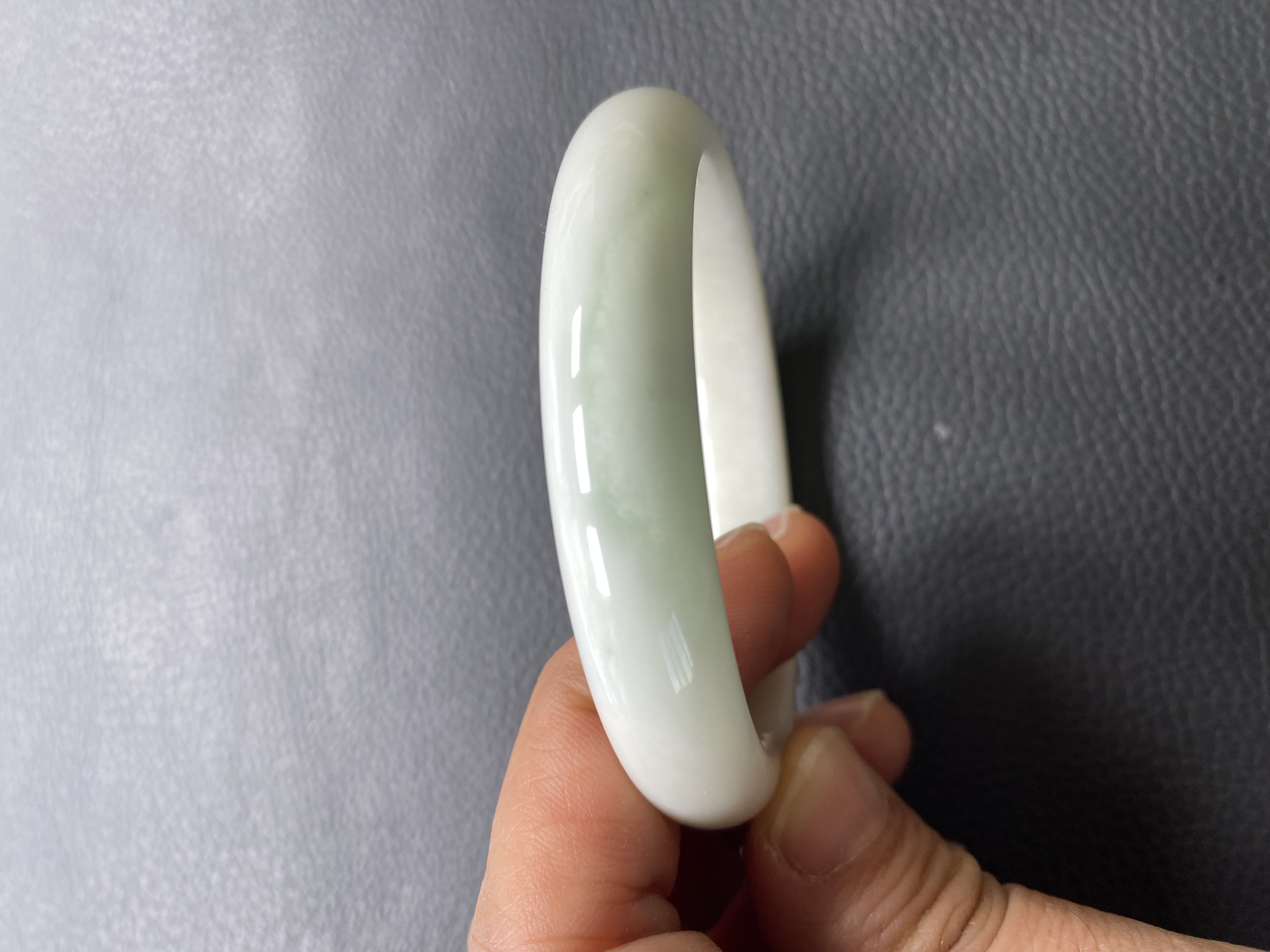 56陕西西安蓝田玉手镯  天然正品老坑料子冰糖心老翠手镯带证书