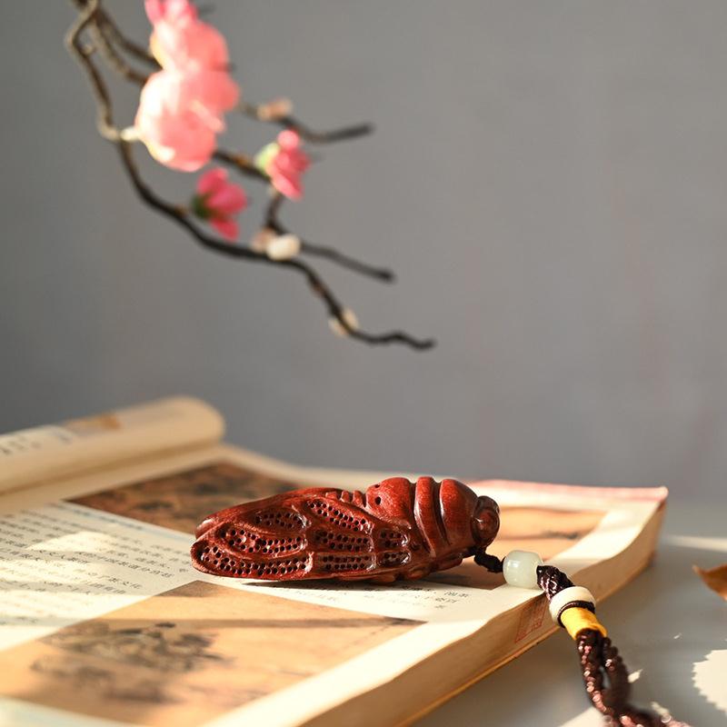 紫檀木一鸣惊人文玩手把件个性钥匙扣木质文玩雕刻收藏工艺品