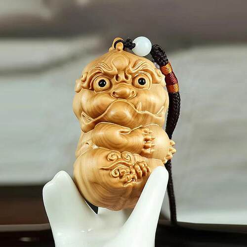 崖柏木雕文玩皮丘抱球手把件男士随身貔貅把玩挂件实木质
