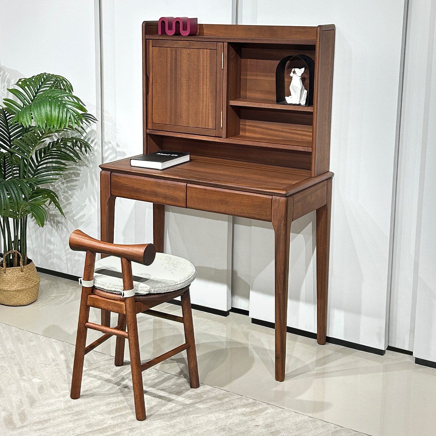 现代简约梳妆台收纳柜一体卧室全实木化妆桌小户型主卧2026新款