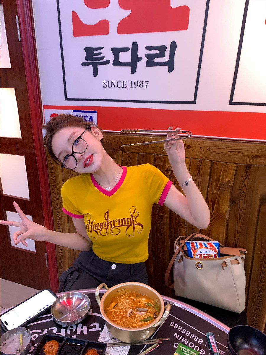 美美的夏夏甜心辣妹小短t高腰紧身显瘦印花T恤女夏2023新款上衣_虎窝淘