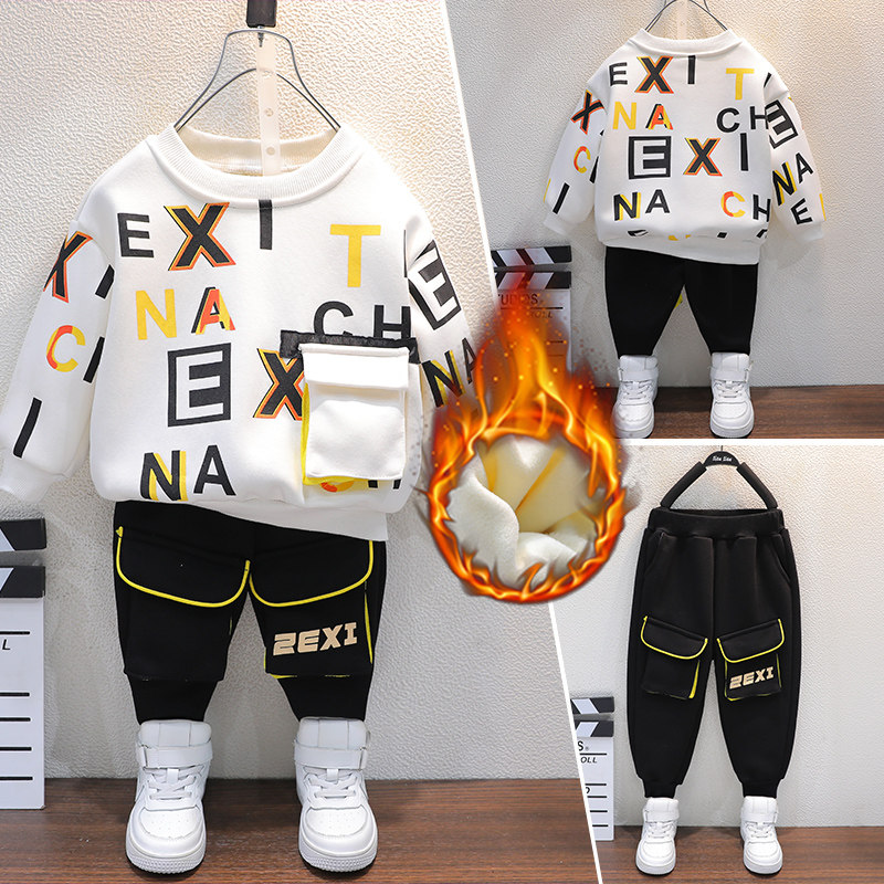 봄 겨울 세트 2024 새로운 어린이 편지 탑 어린 소년의 벨벳 스포츠 스웨트 셔츠와 스웨트 팬츠 투피스 세트