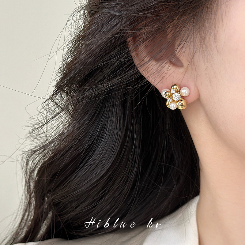 10轻奢高级感珍珠水钻球球耳环