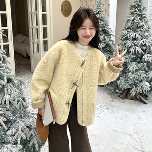 P185 C67 奶黄蝴蝶扣皮毛一体 K268 大货已出