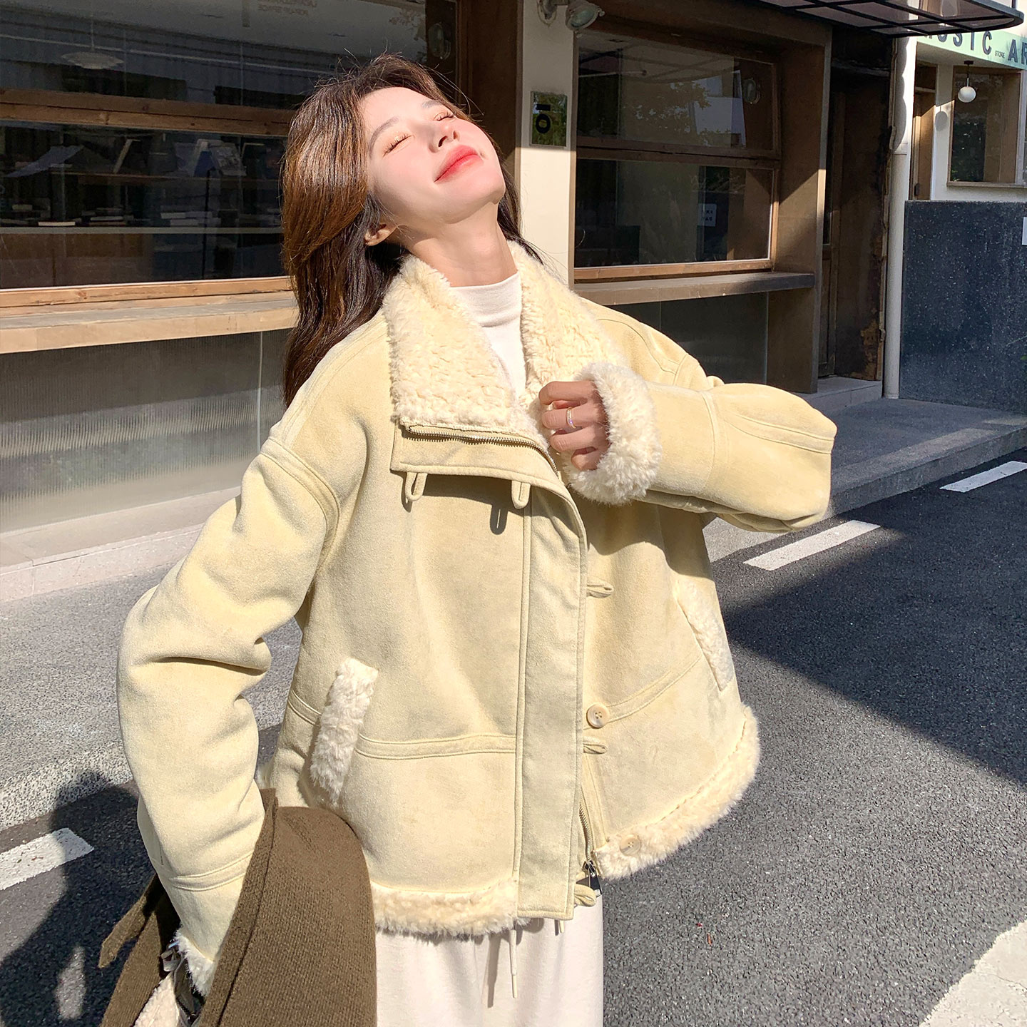 【首发现货】奶黄大翻领皮毛一体 A03-P195-K278