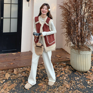 红色羊羔毛马甲冬季女2024新款小个子加厚短款皮毛一体无袖短棉衣图片
