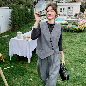 设计感灰色西装马甲套装女2025春季新款轻熟风打底衫阔腿裤三件套图片