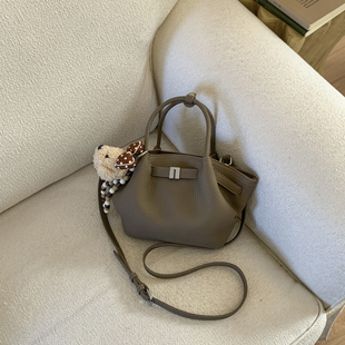 小众大象灰手提菜篮子包包女2026新款复古单肩斜挎包带挂件饺子包