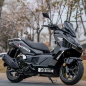 适用本田NWG150车身拉花高达机动战士装 贴配件车贴 饰眼睛贴纸改装