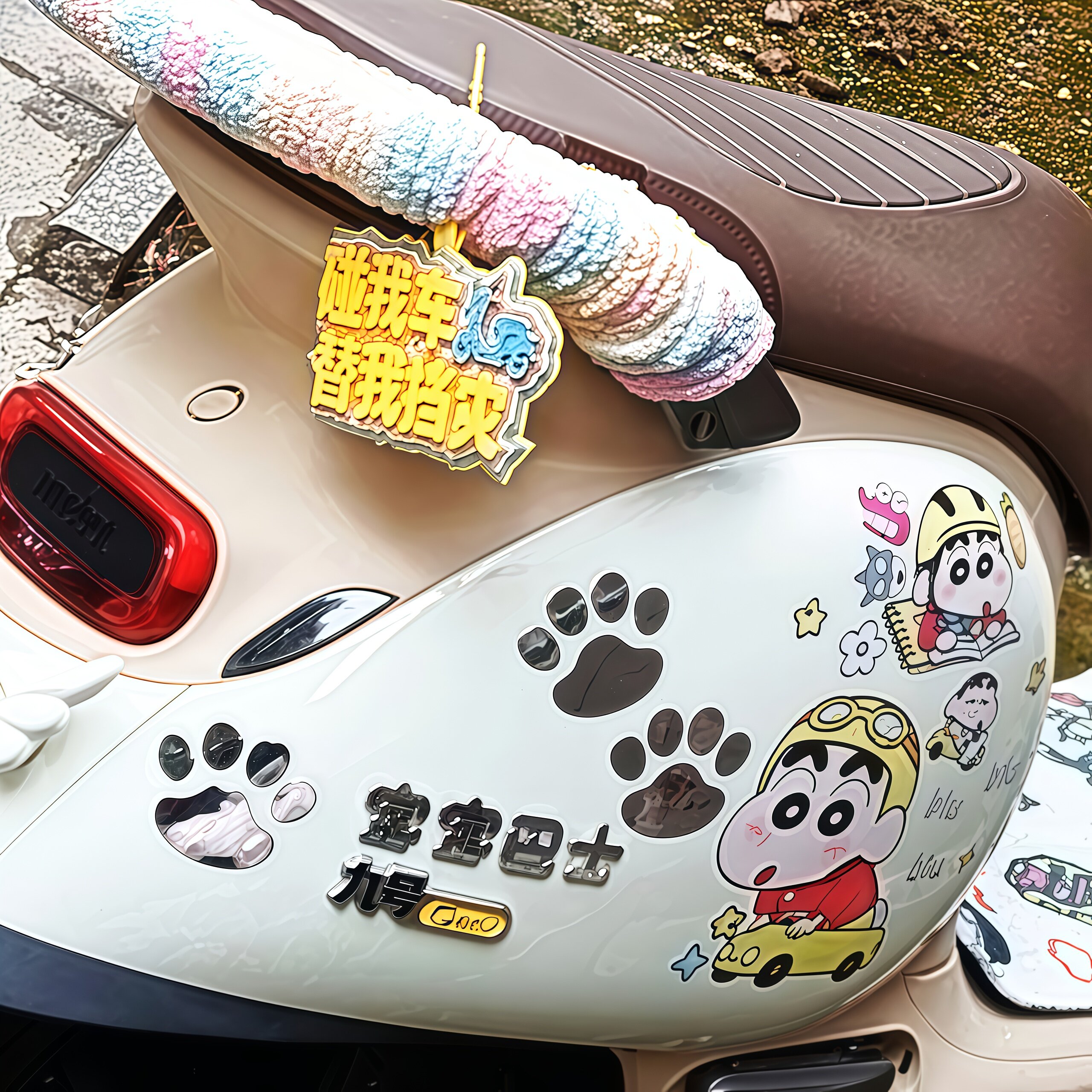 适用九号爱玛本田踏板车尾立体猫爪宝宝巴士车身3D改装饰贴纸挂饰