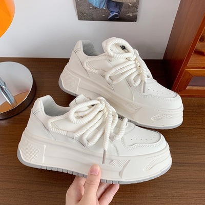 厚底小白鞋女春季2026新款百搭休闲运动增高面包鞋子轻便爆款板鞋