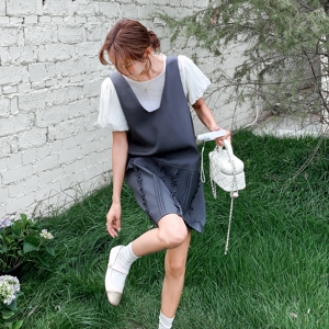 小个子设计感木耳边泡泡袖上衣背心裙女夏季韩系温柔风图片