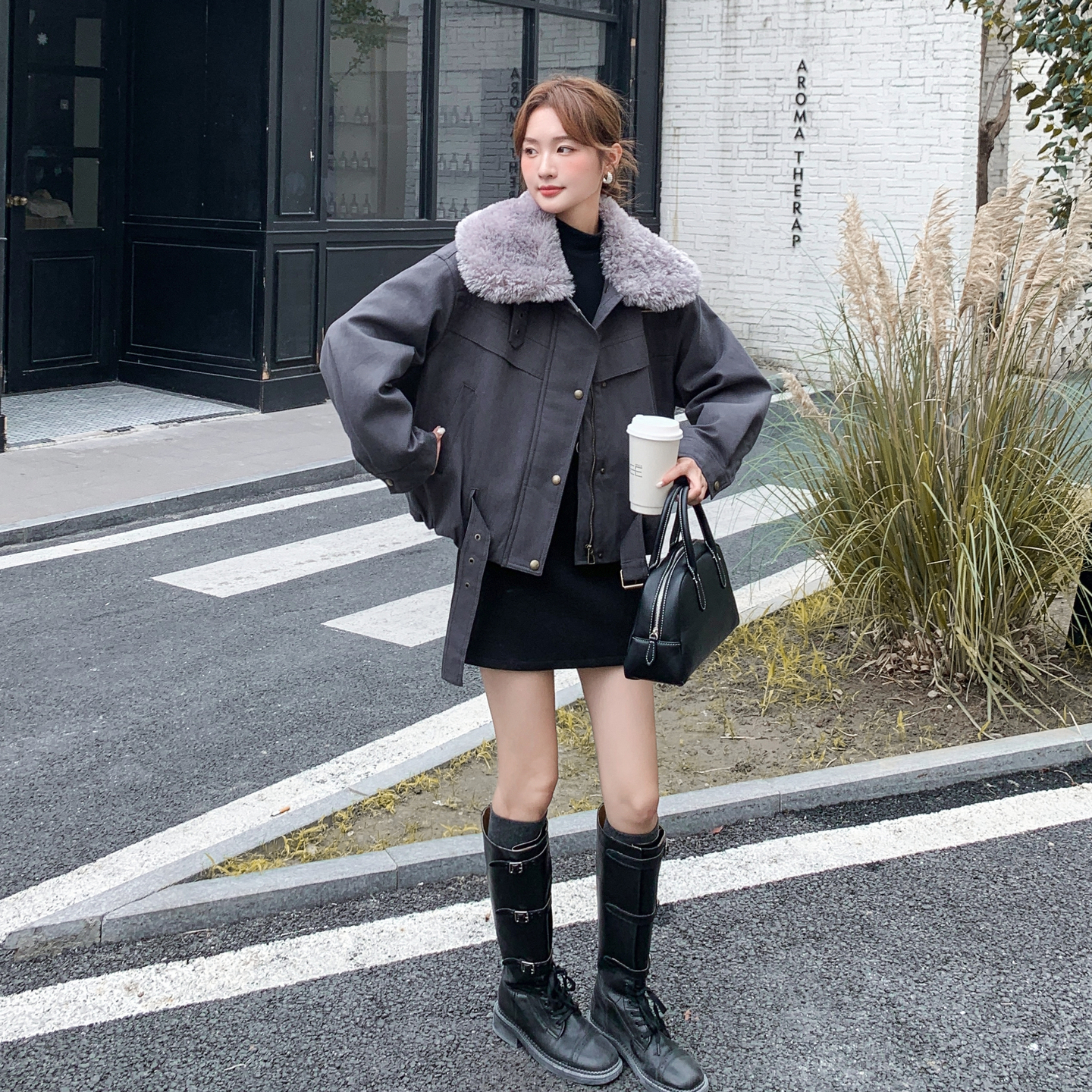 【新款】现货工装派克大翻领棉服297-1843-P175-K258,女装短外套,艾艾淮淮 【新款】现货工装派克大翻领棉服297-1843-P175-K258,女装短外套,艾艾淮淮