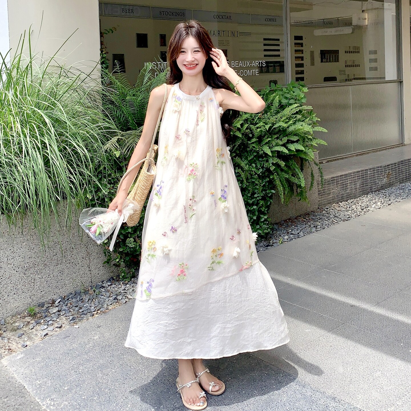 设计感网纱拼接刺绣印花挂脖长裙新款超仙绝美浪漫别致连衣裙女夏，女装连衣裙，艾艾淮淮