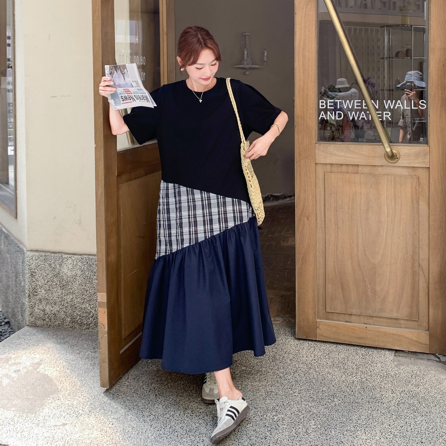 设计感格子拼接连衣裙女2025年夏季新款法式复古休闲减龄T恤长裙图片