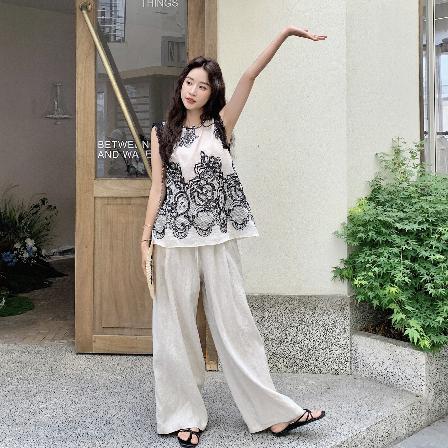 设计感蕾丝拼接背心套装女夏季2025新款巨好看百搭阔腿裤两件套潮,女装套装/套裙,艾艾淮淮