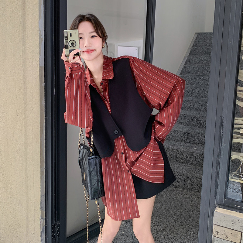 红色条纹假两件拼接连衣裙女春秋2024新款小个子轻熟设计感衬衫裙,女装衬衫,艾艾淮淮