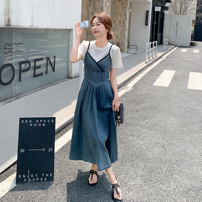 韩版牛仔连衣裙套装女2025夏新款休闲设计感T恤牛仔吊带裙两件套,女装连衣裙,艾艾淮淮