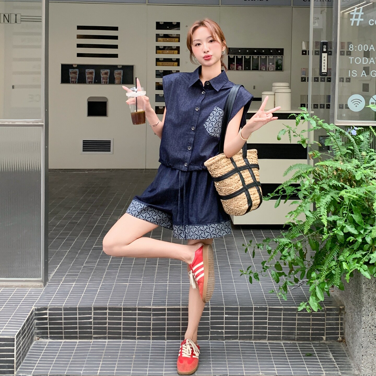 高级小众穿搭度假风薄款牛仔无袖套装女夏超火好看减龄短裤两件套,女装套装/套裙,艾艾淮淮