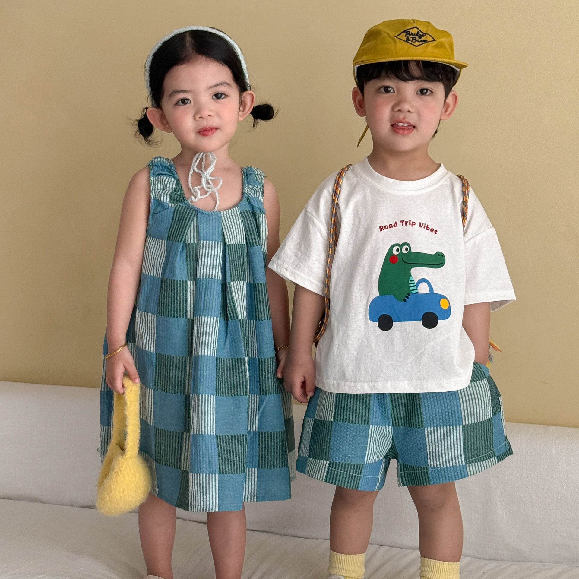 2026新款宝宝格子女童格子连衣裙兄妹装儿童夏季短袖套装男童度假