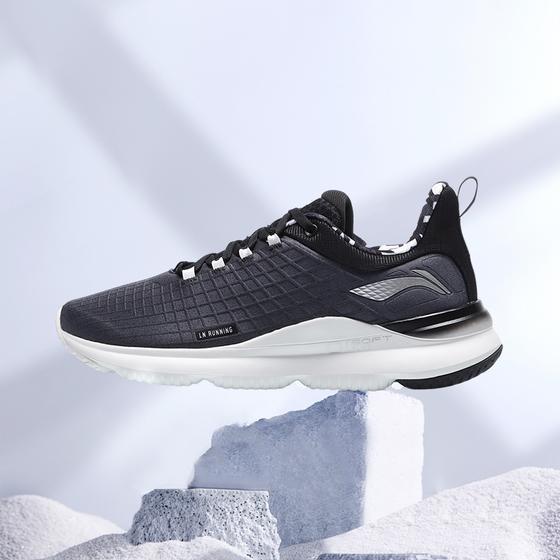 冬季李宁正品跑步鞋男子减震防滑跑步休闲运动鞋男鞋ARHQ149