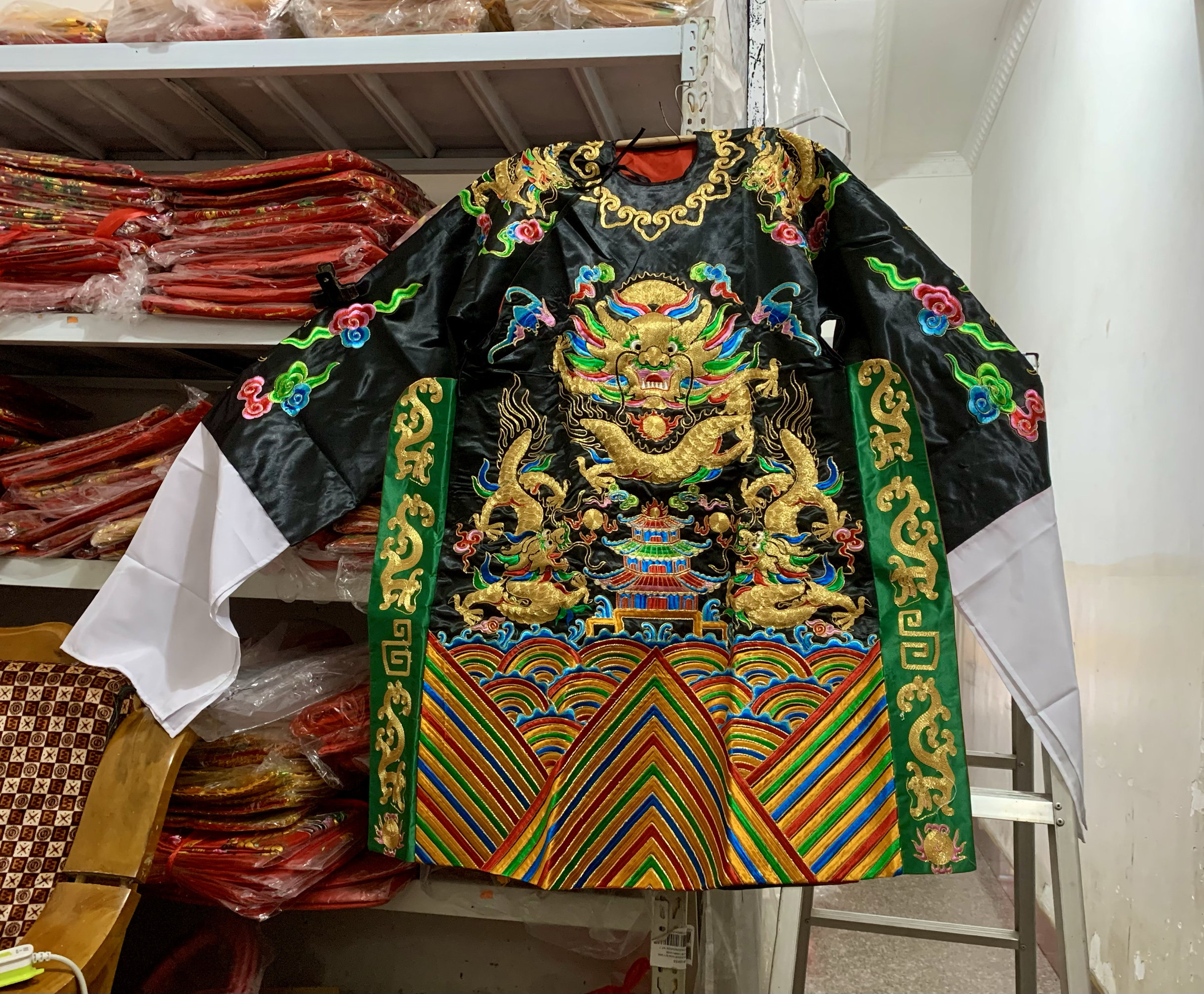 精品1.1米凸绣龙袍佛衣佛袍黑色袍佛像衣服演戏服绣品