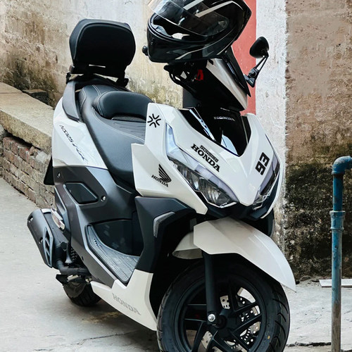 适用本田裂刃NS125RX车身贴纸