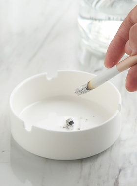 酒店餐厅宾馆酒吧家用简约圆形陶瓷纯白色烟缸骨瓷烟灰缸餐具配件