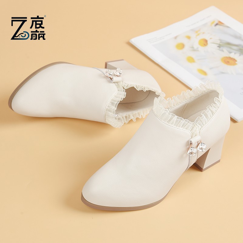 莆田纯原米白色深口高跟鞋女粗跟英伦小皮鞋单鞋女2025新款女鞋百