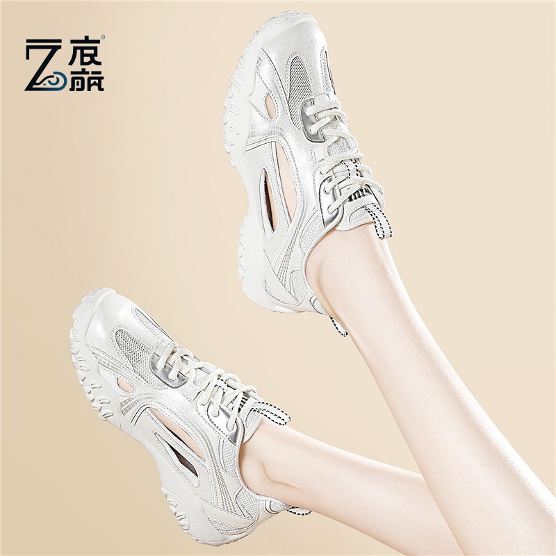 莆田纯原超火包头凉鞋女2025夏季新款薄款洞洞鞋厚底运动鞋透气老