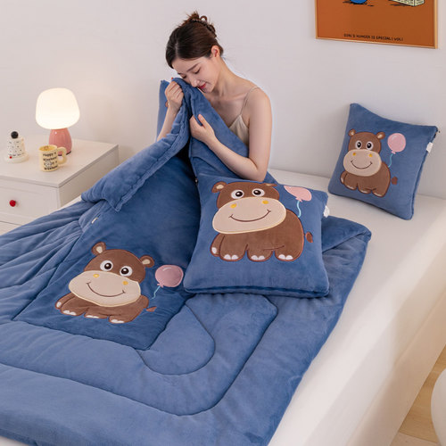 品质加厚牛奶绒两用可折叠抱枕被