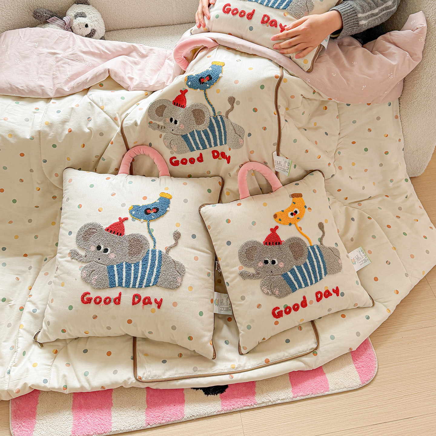 手提款两用抱枕被子全棉卡通汽车靠垫办公室沙发午睡可折叠空调被