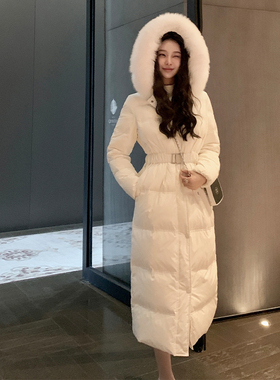 「现货」韩雨嘉白色连帽羽绒服女冬季狐狸毛领90白鸭绒过膝长外套