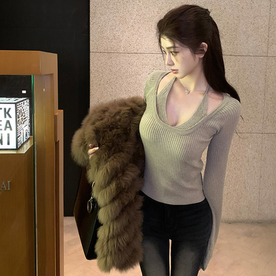 羊毛假两件挂脖针织衫