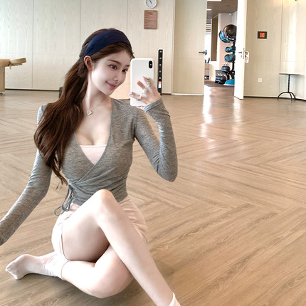韩雨嘉【ballet芭蕾少女】灰色v领长袖开衫女设计感修身显瘦上衣