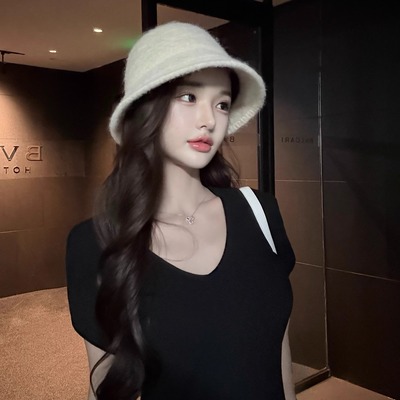 奶白色毛线渔夫帽帽型立体显脸小