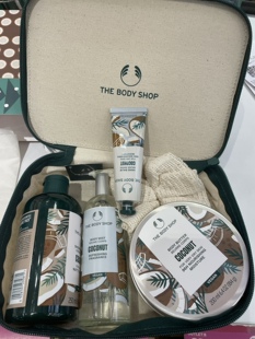 The Body Shop/Coconut Shower Cream椰子沐浴乳霜6件套/露奶香
