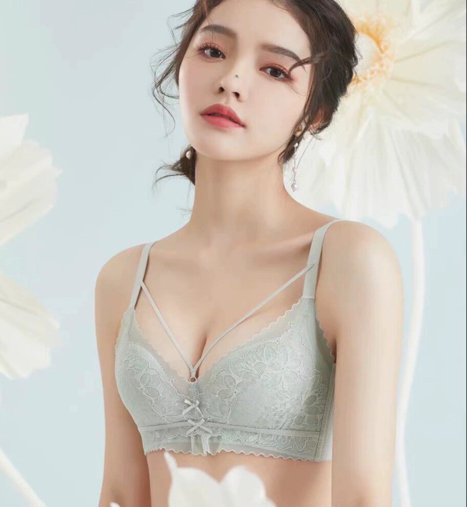 专柜同款小胸超薄洞洞杯AB 透气无钢圈舒适文胸无痕内衣性感上托