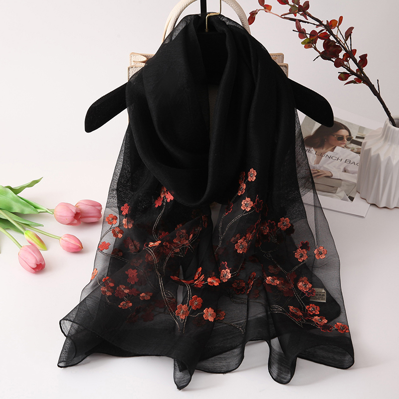 苏州精品刺绣花桑蚕丝丝巾女2025秋冬季新款爆款高档黑色围脖披肩
