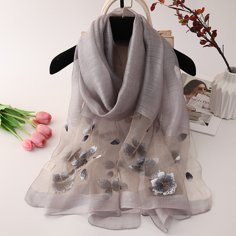 杭州精品桑蚕丝丝巾高档刺绣花真丝羊毛围巾女浅灰色优雅长款披肩