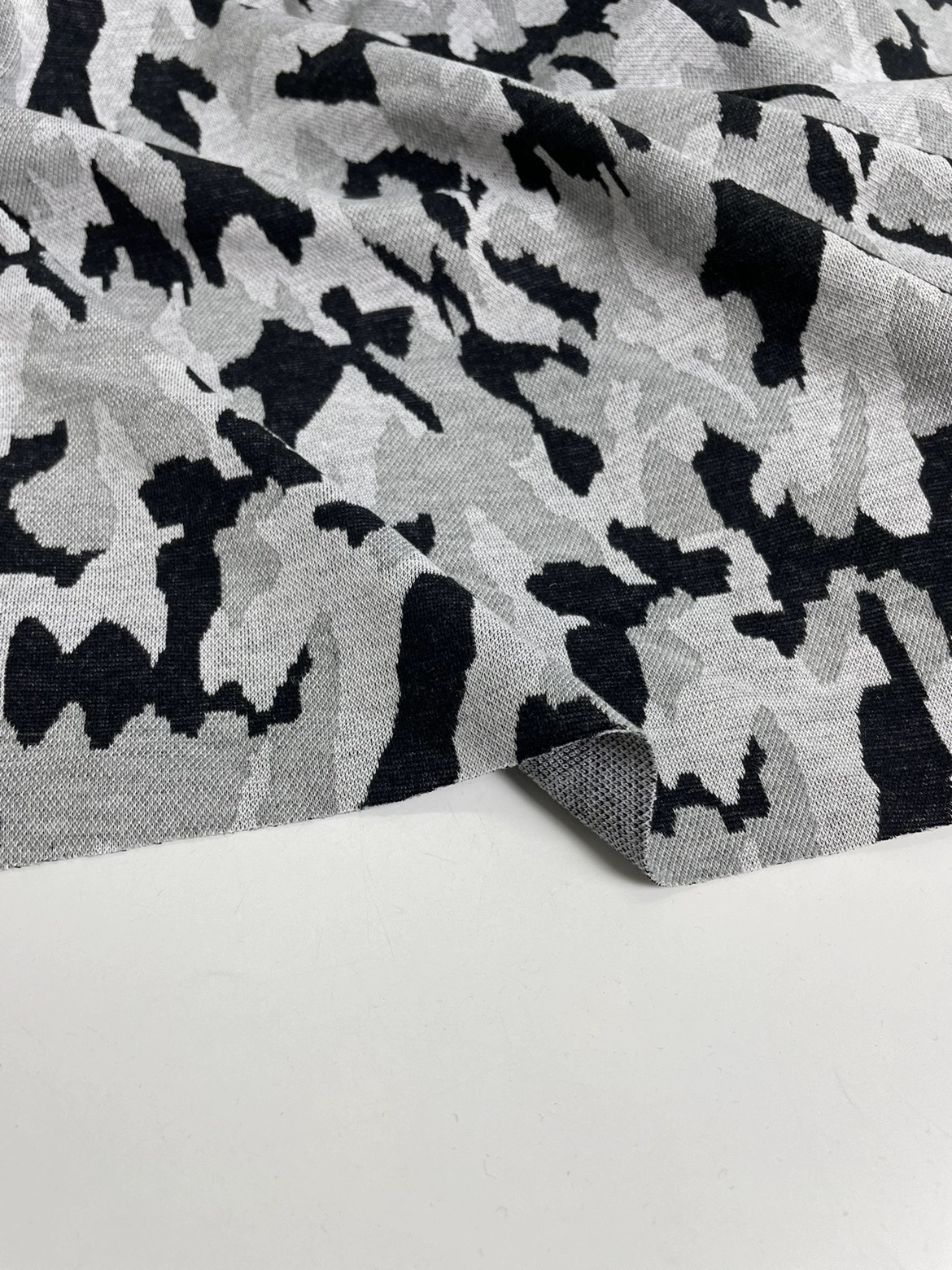 柔软舒适迷彩花纹色织针织面料 春秋款上衣打底连衣裙服装DIY布料