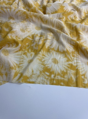 E647夏季黄底白色印花聚酯纤维布头 柔软垂坠弹力连衣裙上衣面料