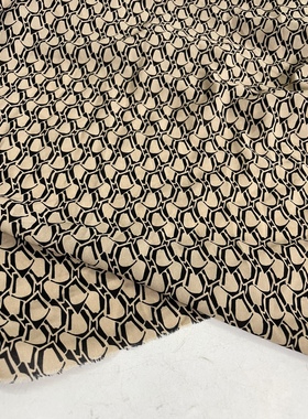 D844夏季黑底小几何印花雪纺布头 柔软垂坠透气连衣裙上衣diy面料